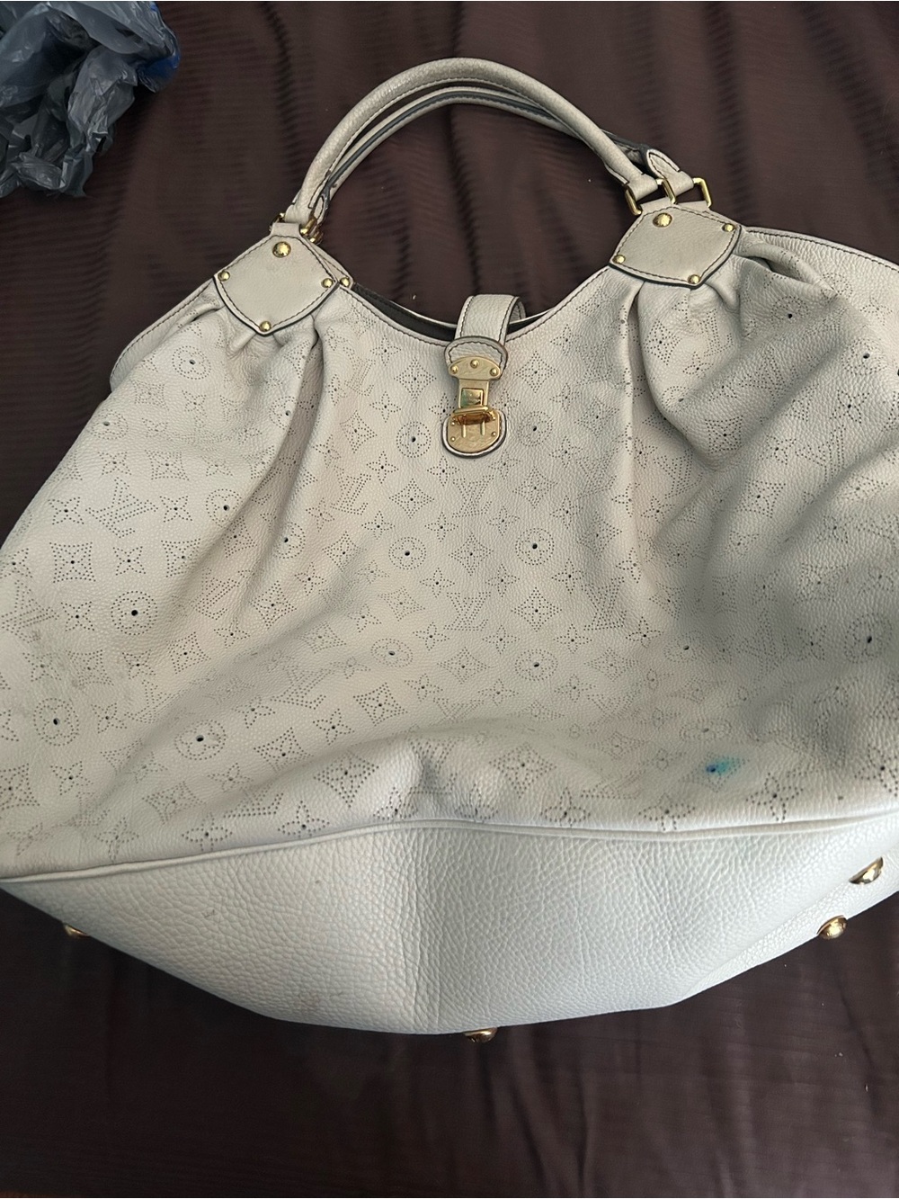 Louis Vuitton off White Leather Tote Handbag with Gold Hardware